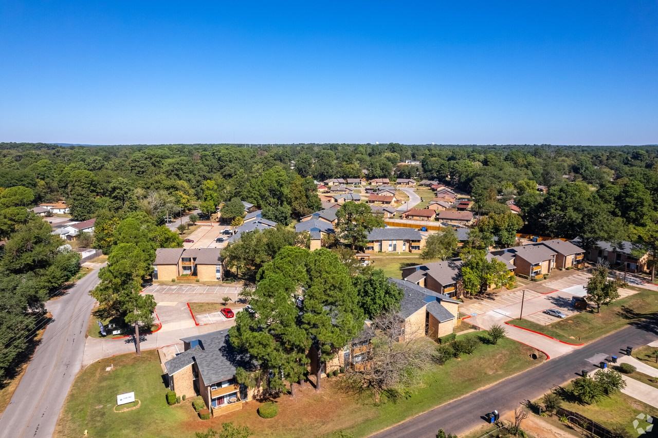 Scenic Pines Apartments - Photo 6 of 43