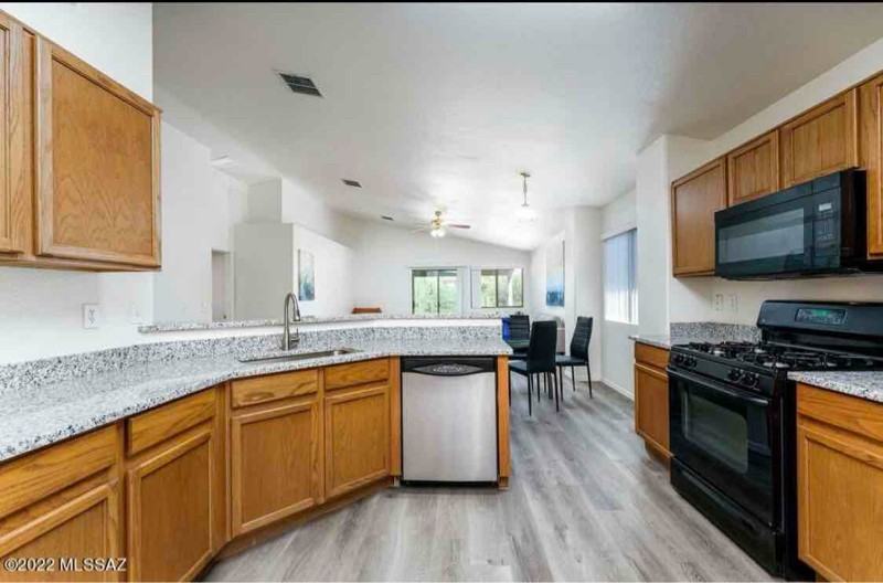 667 S Painted River Way - Photo 2 of 10