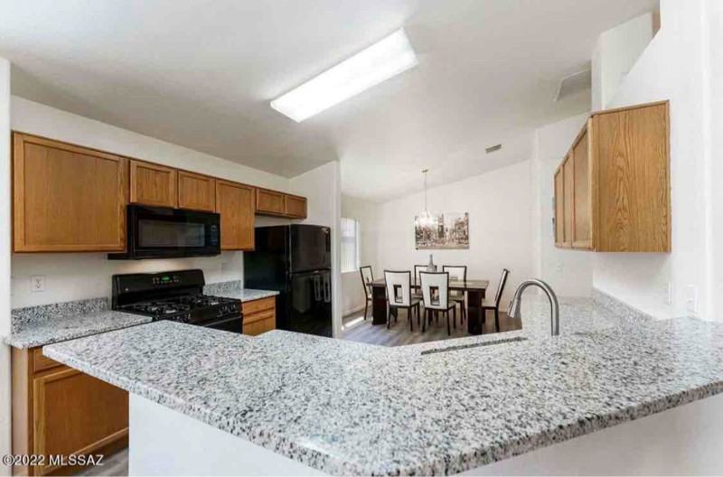 667 S Painted River Way - Photo 3 of 10