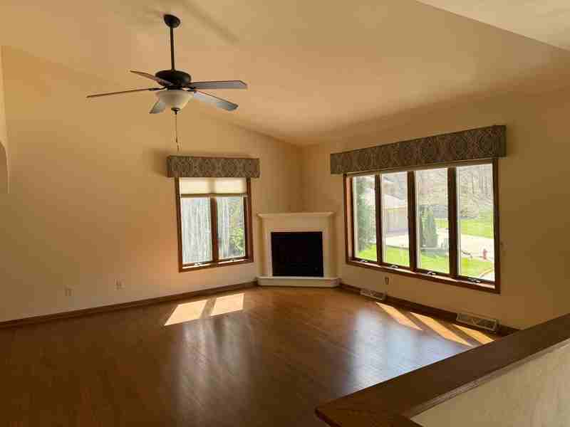 1706 Ludden Dr - Photo 2 of 9