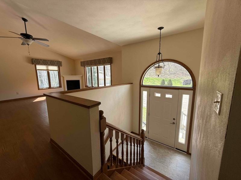 1706 Ludden Dr - Photo 3 of 9