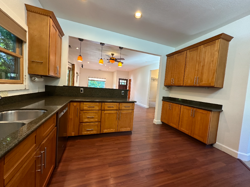 2819 37th St - Photo 2 of 20