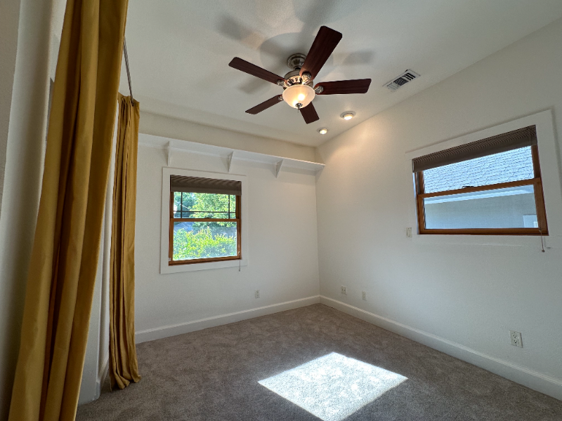 2819 37th St - Photo 3 of 20