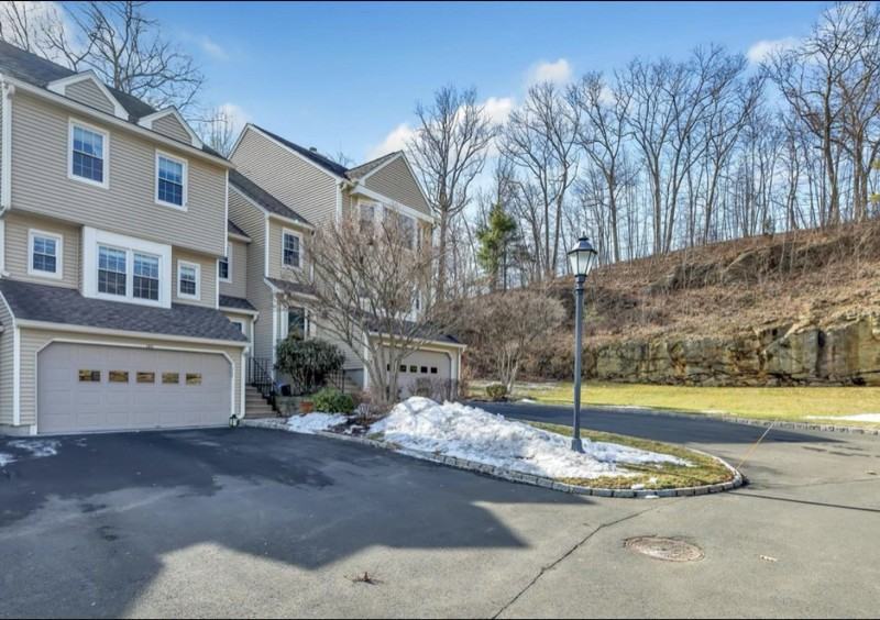180 Governor Trumbull Way - Photo 2 of 24