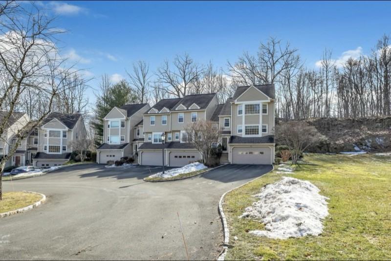180 Governor Trumbull Way - Photo 3 of 24