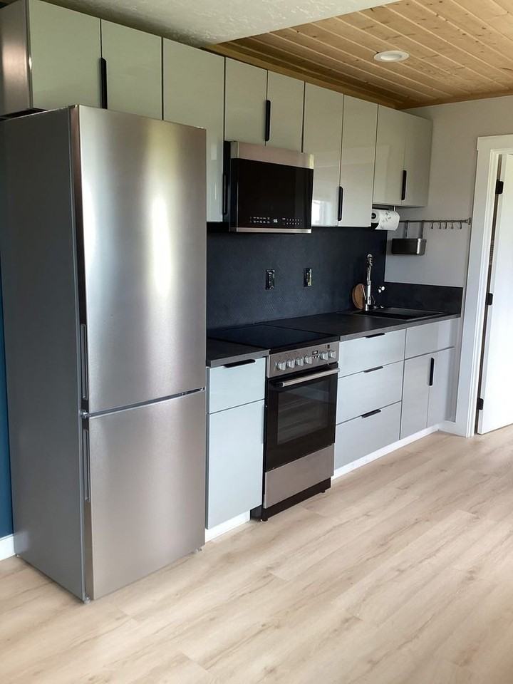 816 Sw Pacific Coast Hwy - Photo 2 of 5