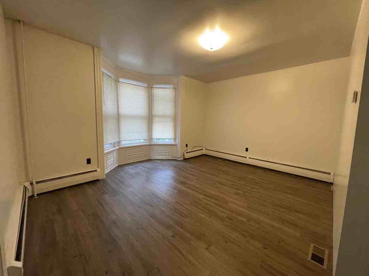 238 W Catawissa St 1st Fl - Photo 3 of 10