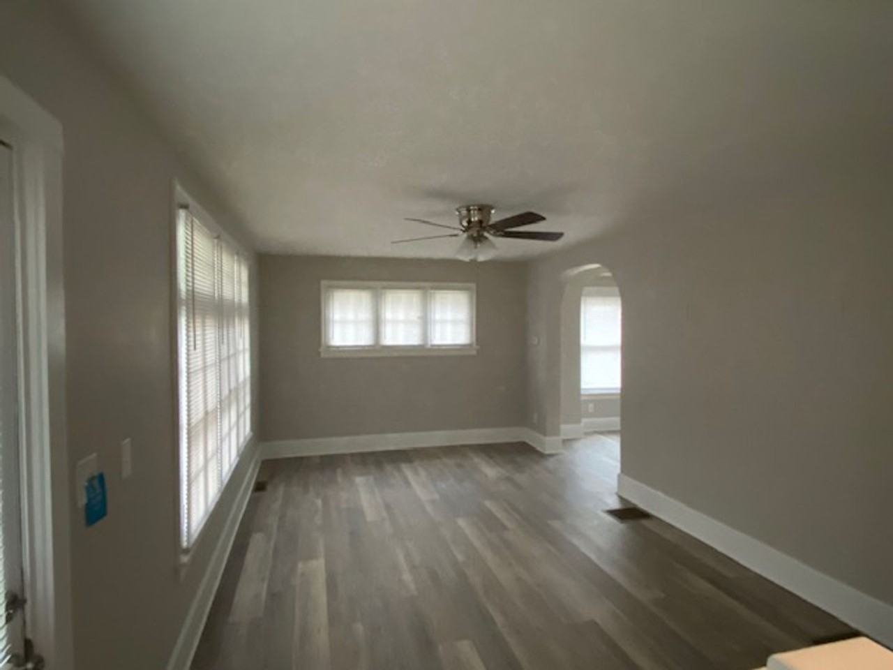 921 Hayes Ave - Photo 3 of 18