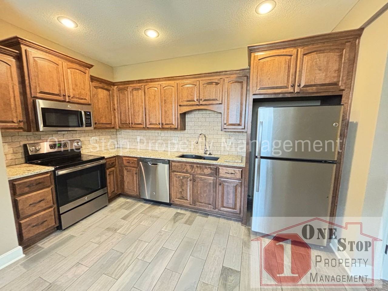 138 Roller Ct - Photo 3 of 21