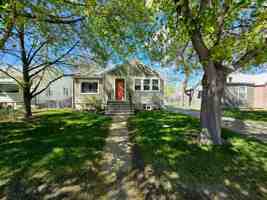 featured image of 641 641 & 641 1/2 Broadwater Ave