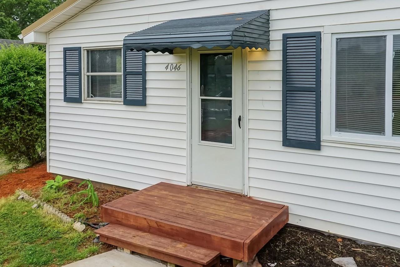 4046 S Church St - Photo 3 of 12