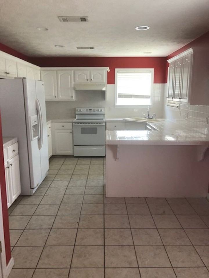 117 Gardenview Dr - Photo 3 of 7