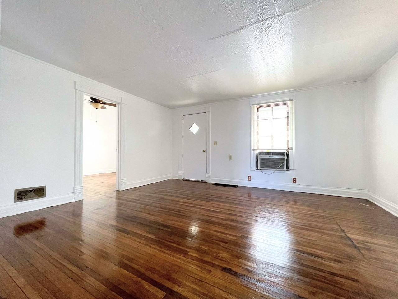 806 E 10th Ave - Photo 2 of 10