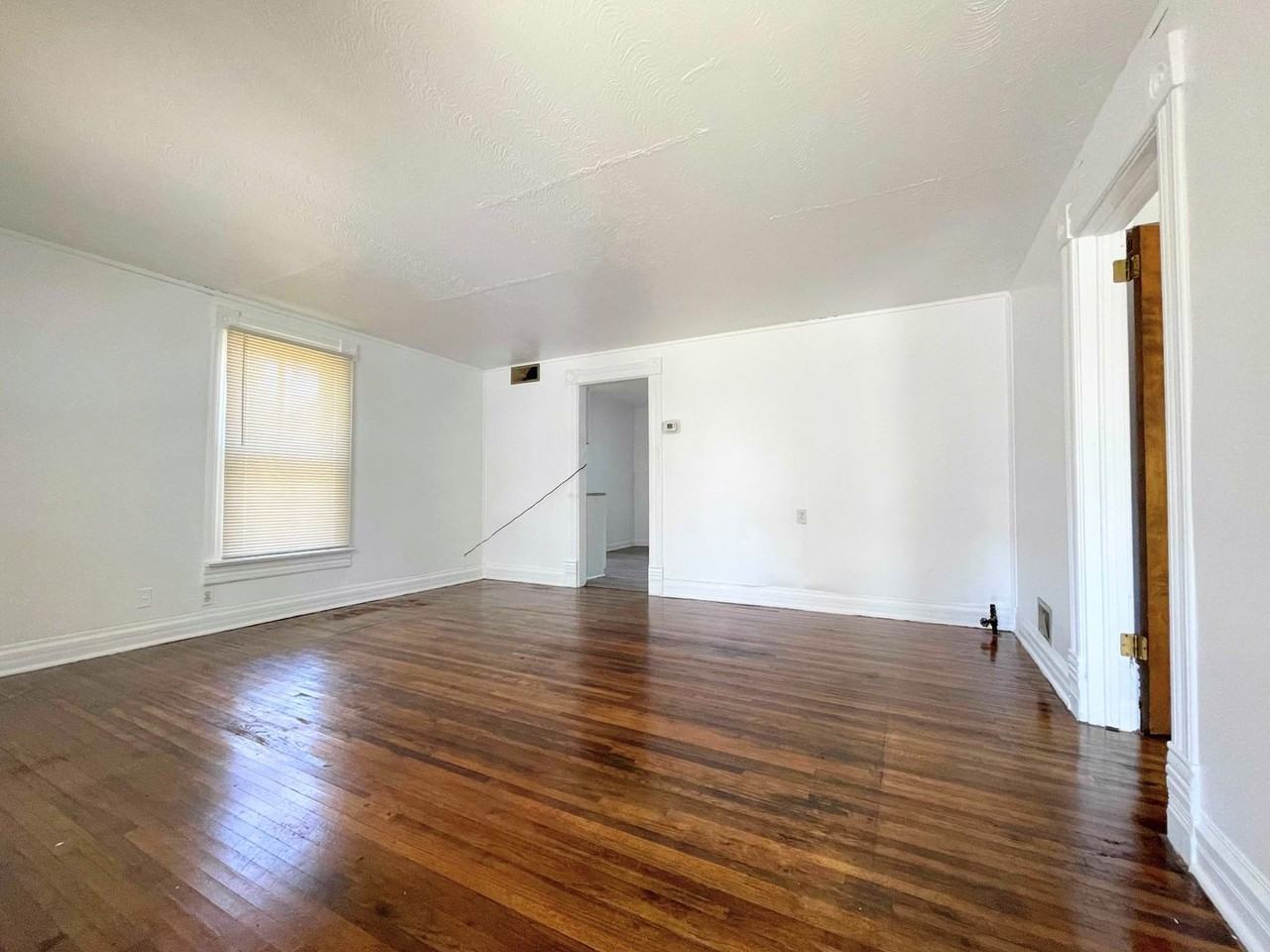 806 E 10th Ave - Photo 3 of 10