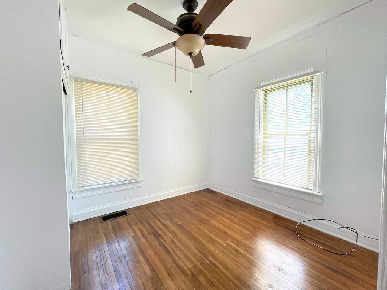 806 E 10th Ave - Photo 6 of 10