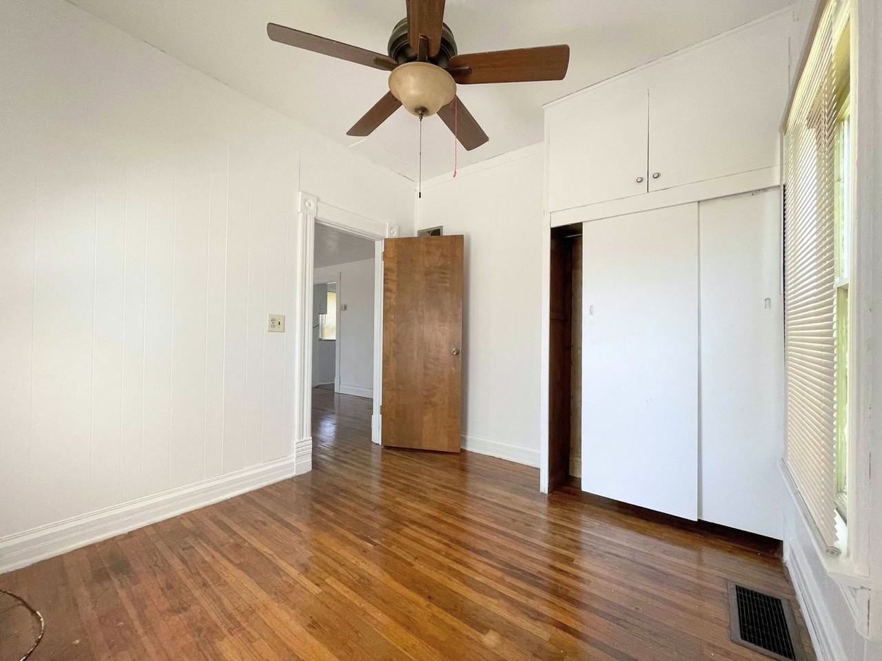 806 E 10th Ave - Photo 7 of 10