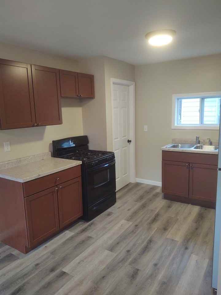 637 23rd Ave - Photo 3 of 18