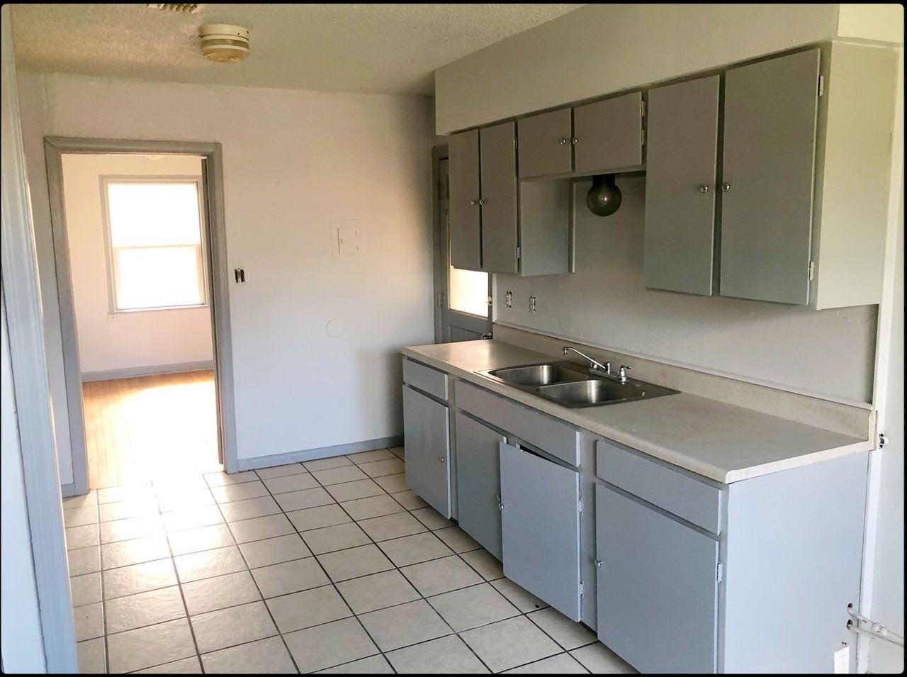 1000 S Lamar St - Photo 3 of 3