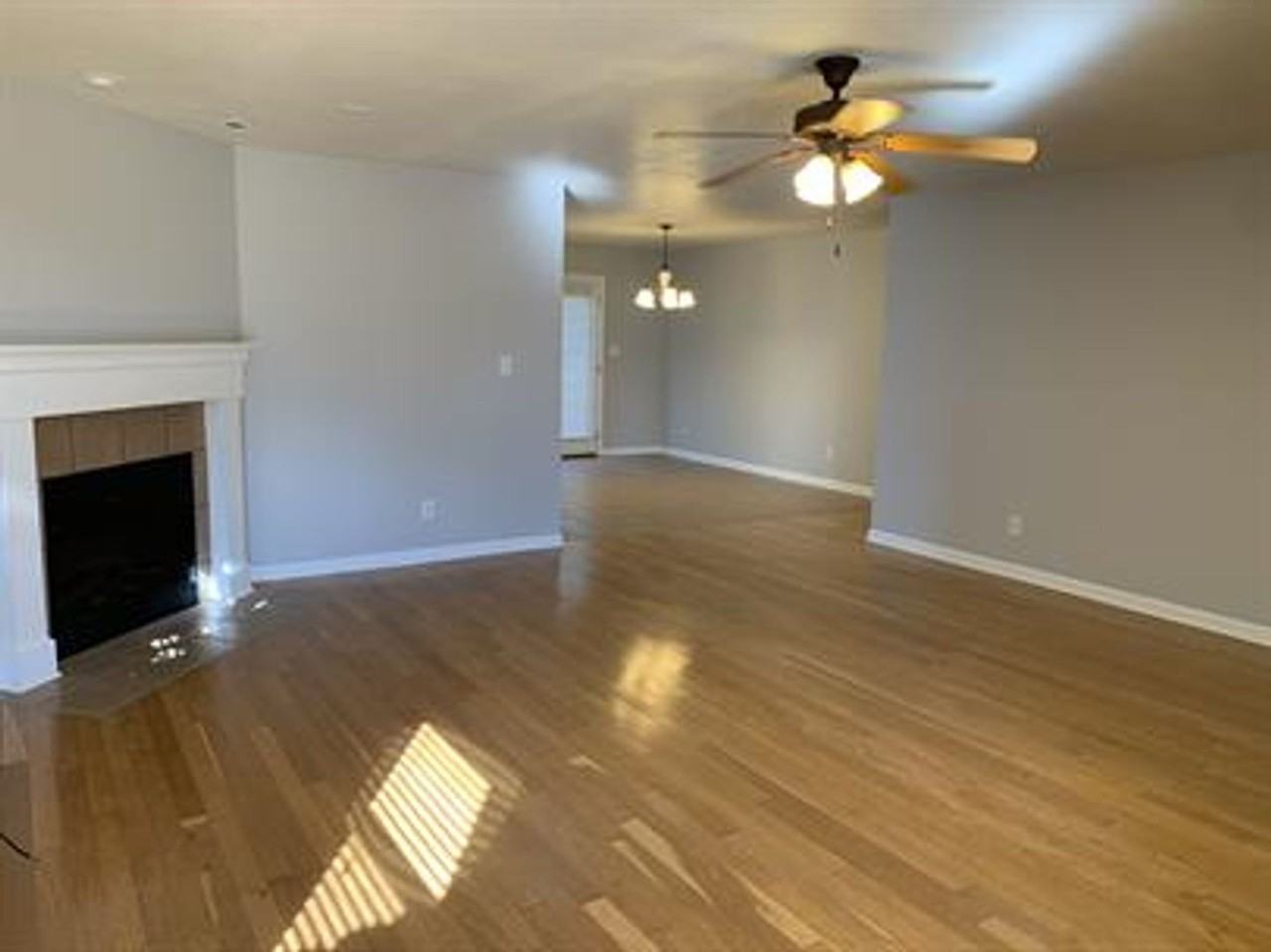 406 Jasmine Dr - Photo 3 of 10