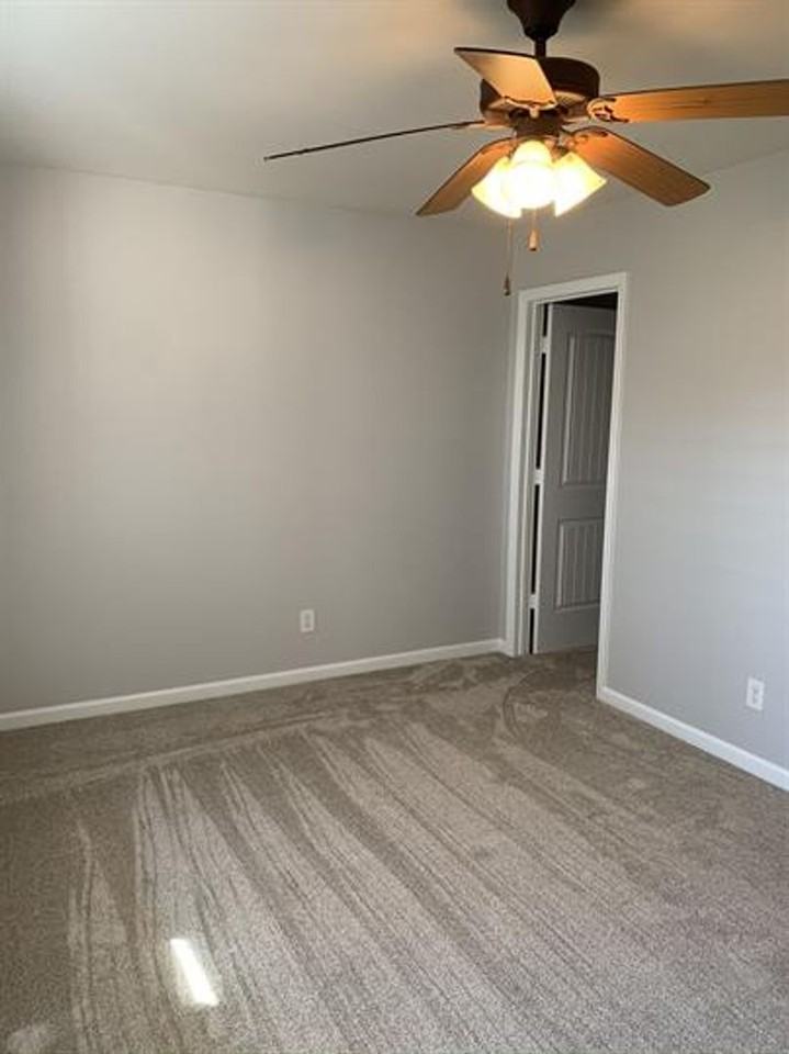 406 Jasmine Dr - Photo 5 of 10