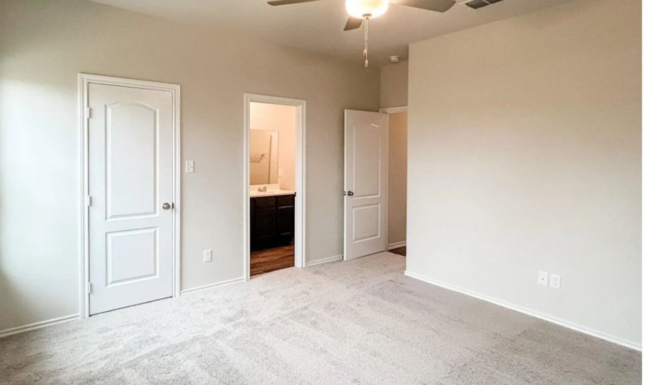 989 Martin St - Photo 5 of 9