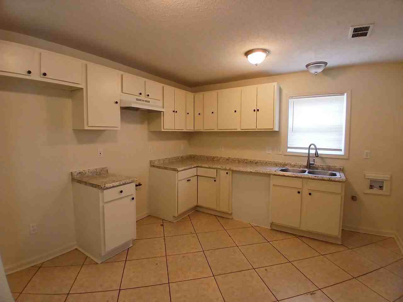 819 West Raines Road - Photo 5 of 12