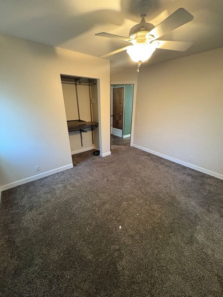 1139 Oregon St - Photo 5 of 16