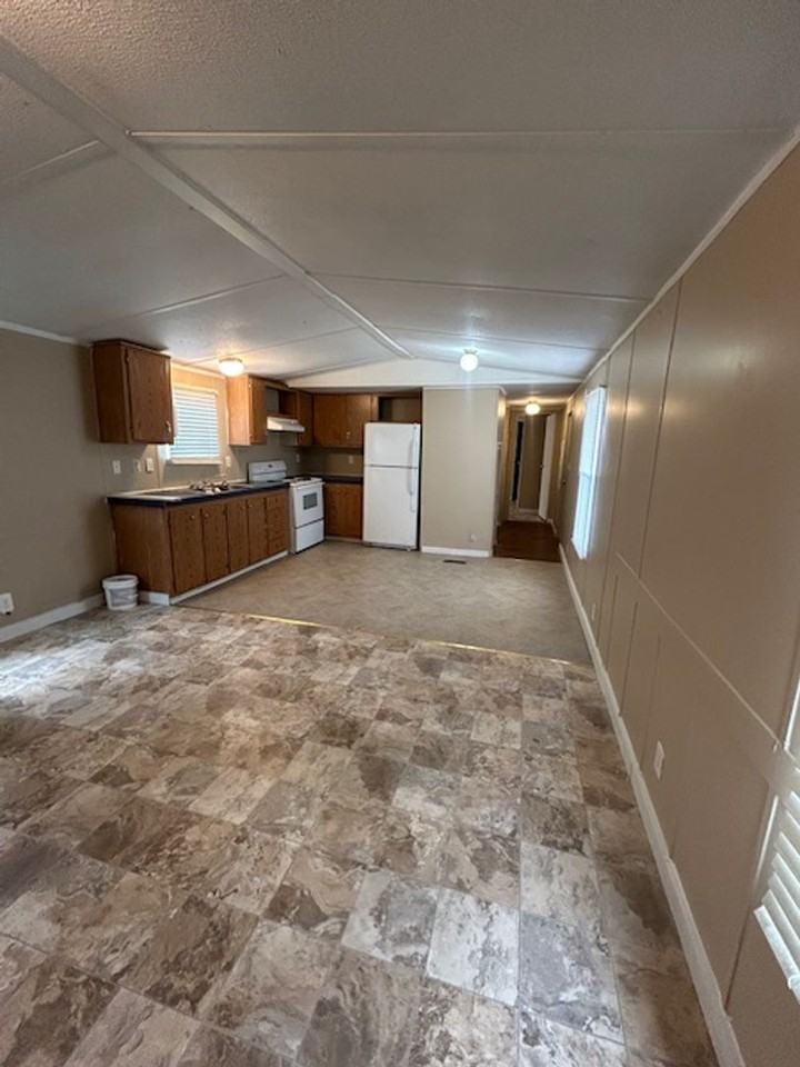 165 Kesler Dr - Photo 3 of 15