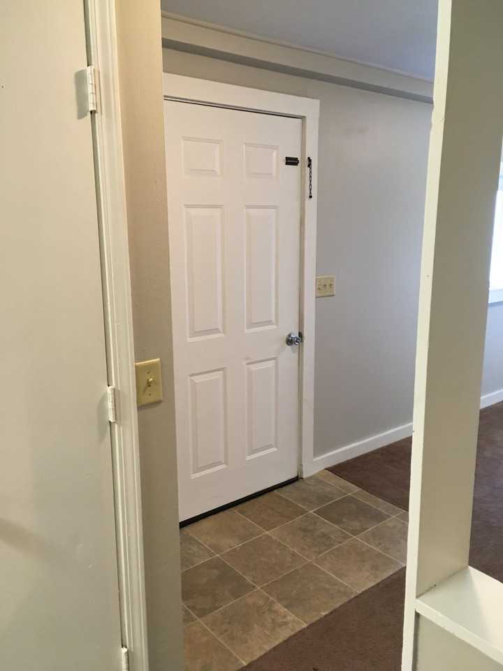 810 N Madison St #1 - Photo 5 of 19