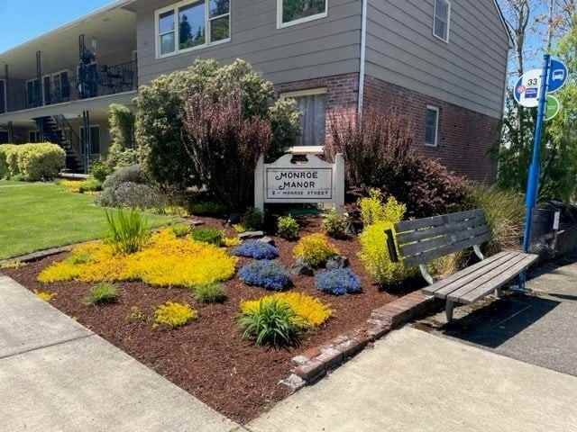 Monroe Manor Apartments - Photo 2 of 20