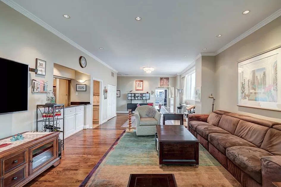 1111 Hermann Drive #3-258