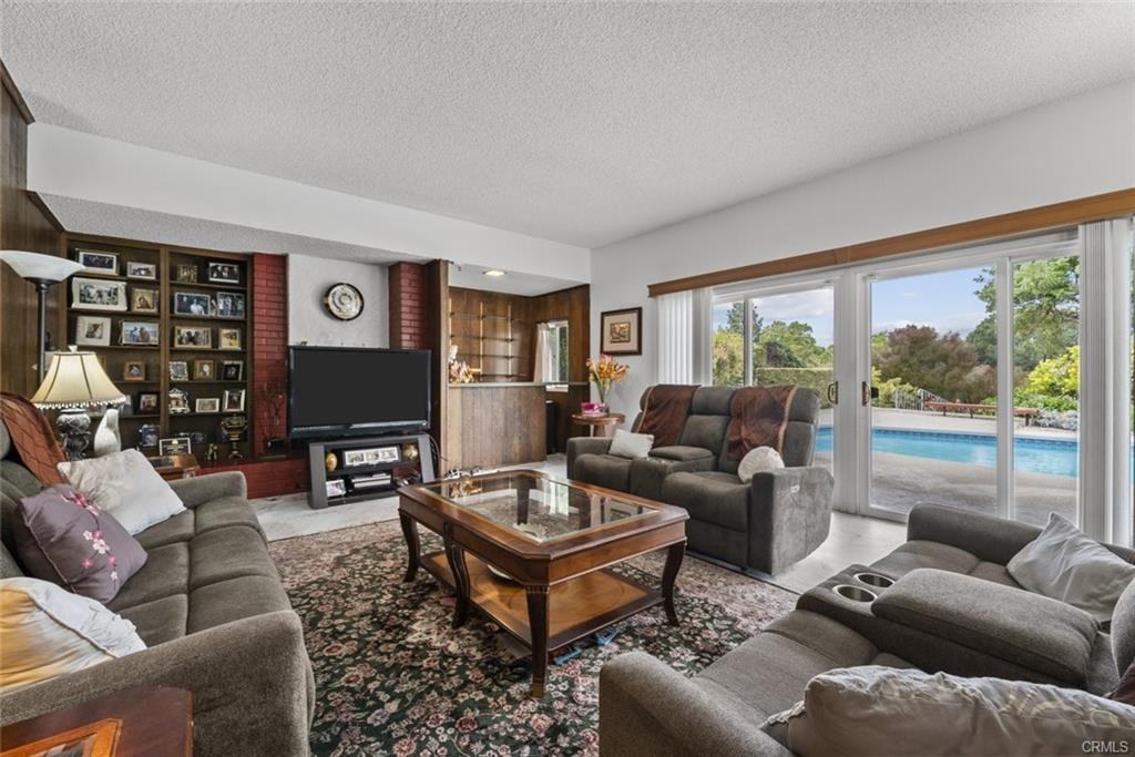 10661 Baton Rouge Ave - Photo 2 of 8