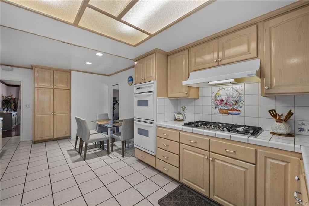 10661 Baton Rouge Ave - Photo 3 of 8