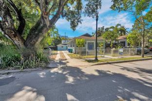 54 Ne 43rd St - Photo 1 of 1