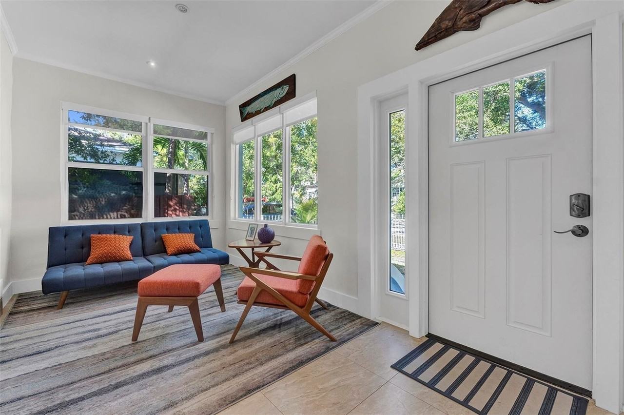 54 Ne 43rd St - Photo 2 of 8