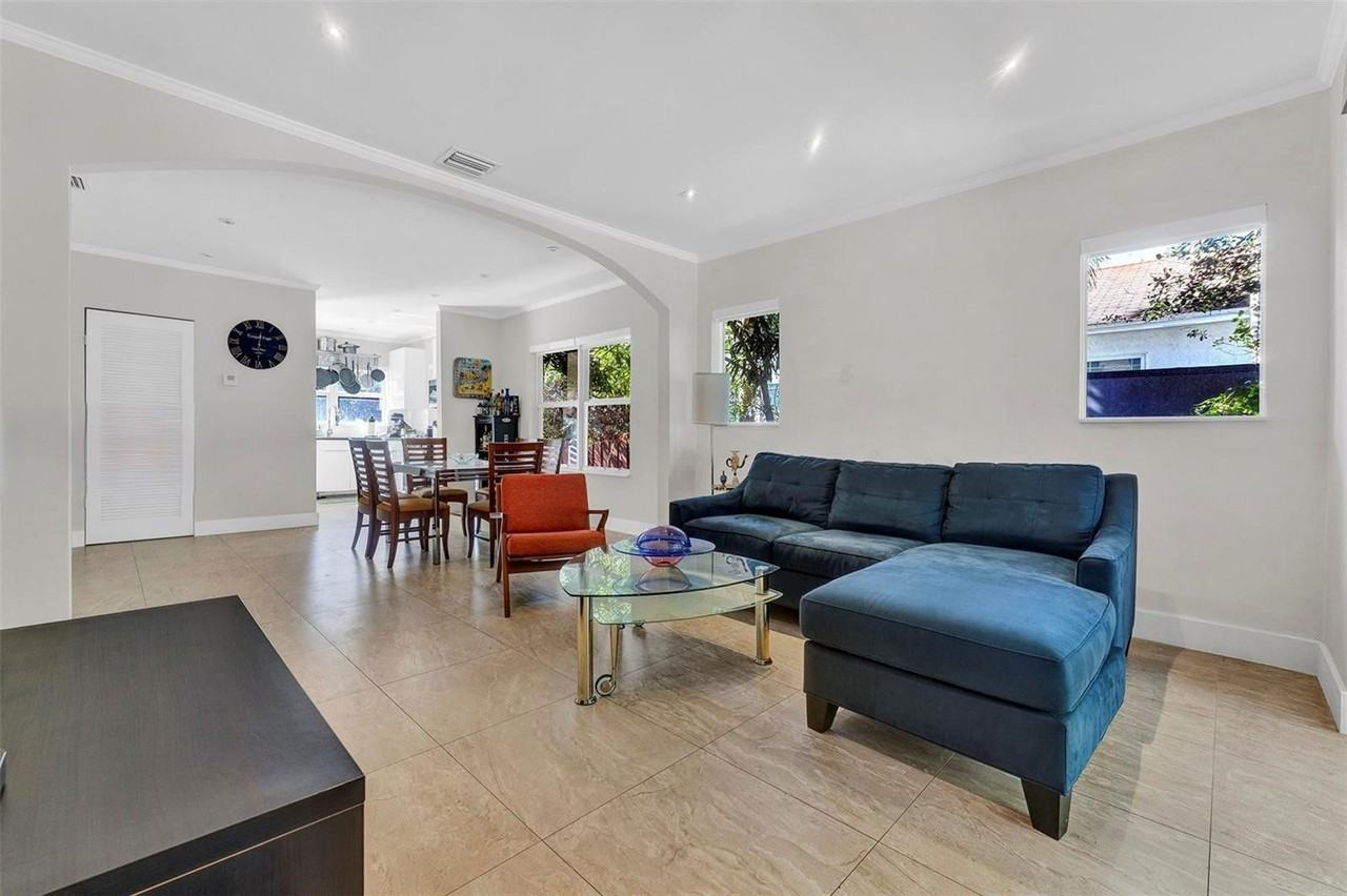 54 Ne 43rd St - Photo 6 of 8