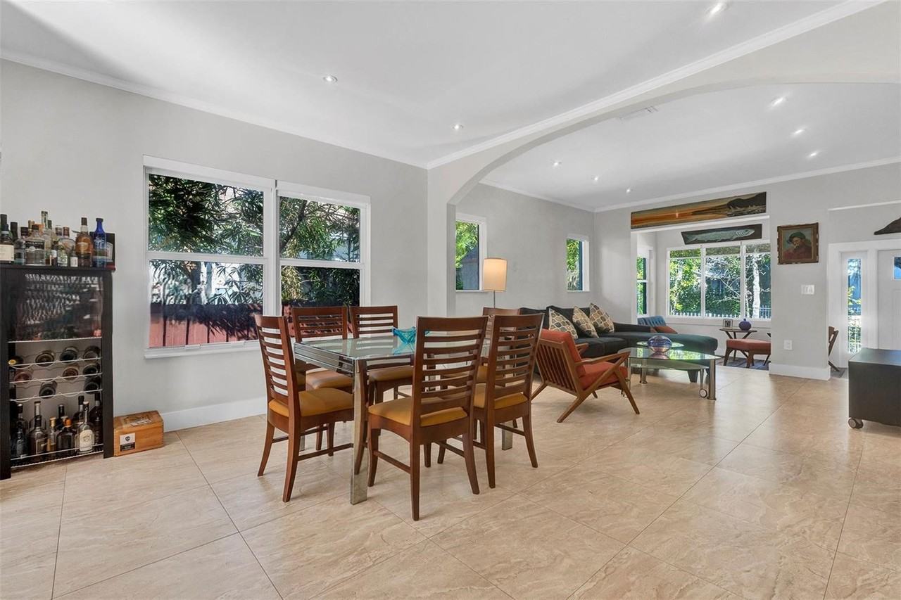 54 Ne 43rd St - Photo 7 of 8