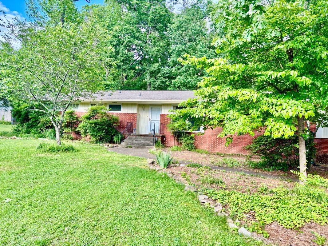 2534 Avalon Cir - Photo 2 of 29