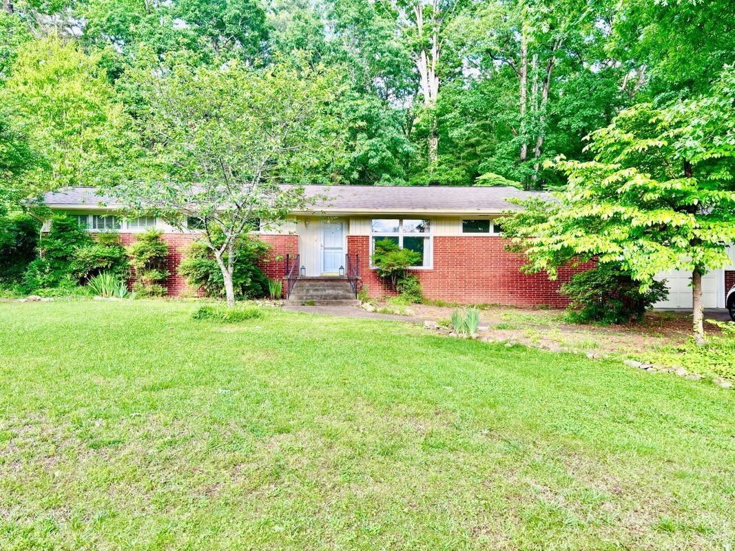 2534 Avalon Cir - Photo 3 of 29