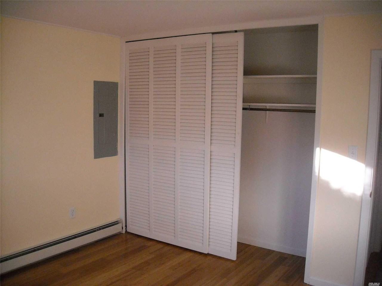 267 Elm Dr S - Photo 3 of 9