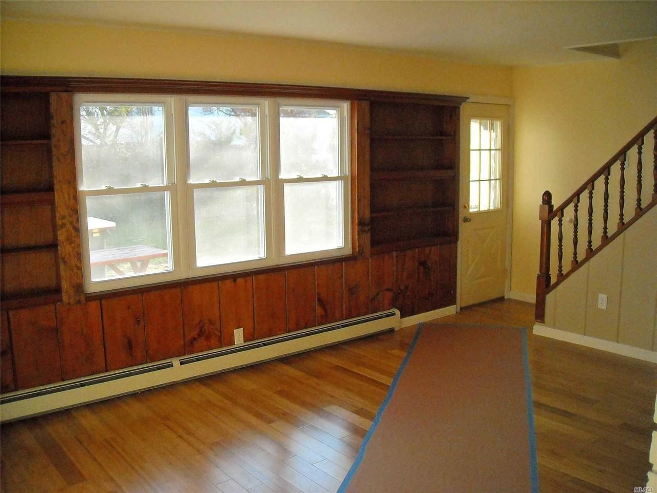 267 Elm Dr S - Photo 5 of 9