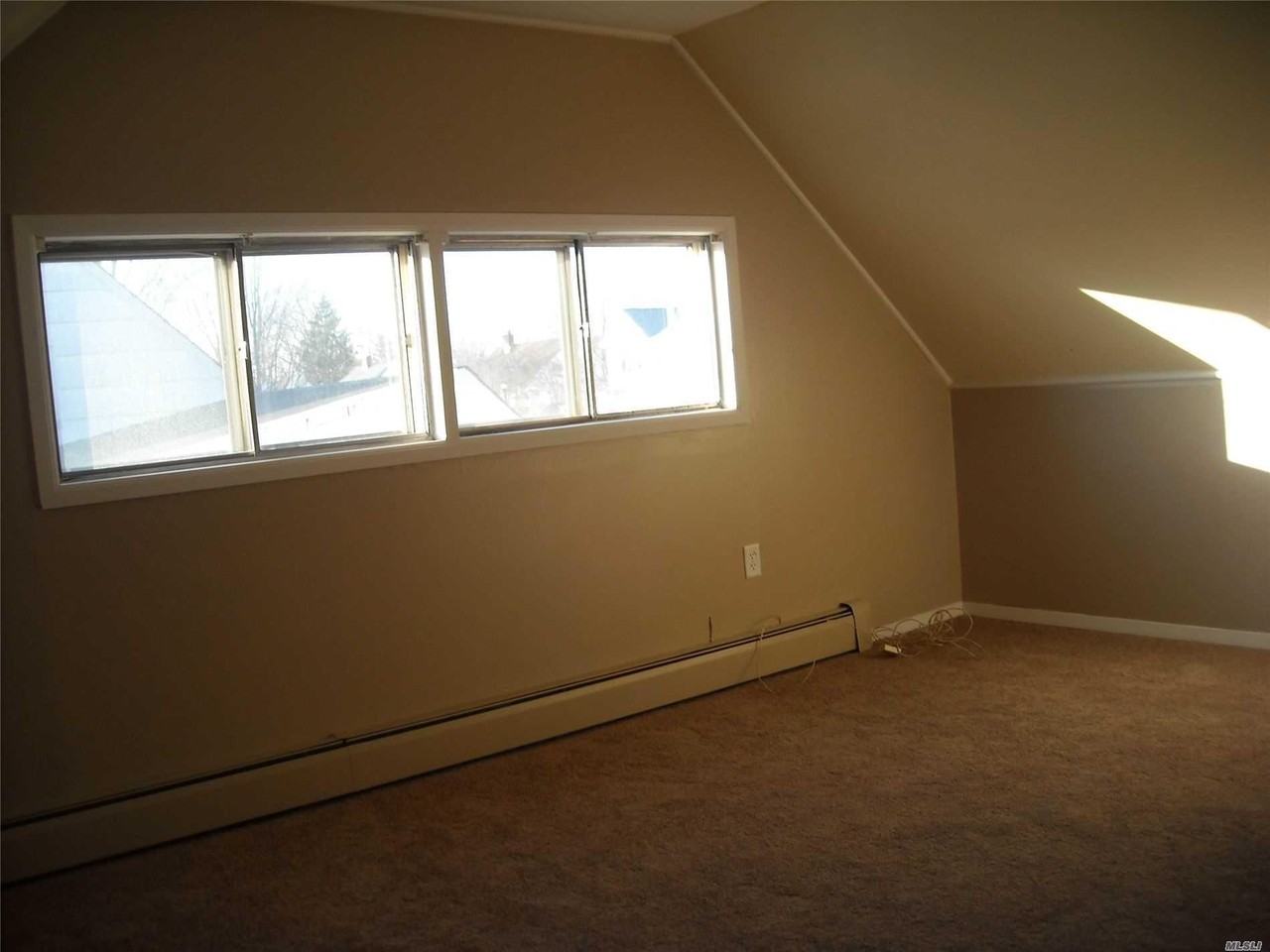 267 Elm Dr S - Photo 6 of 9