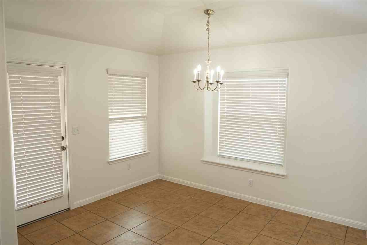 110 Kingfisher Ln - Photo 4 of 19