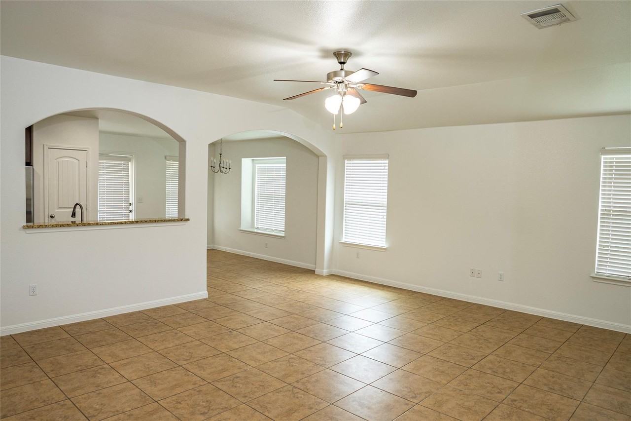 110 Kingfisher Ln - Photo 6 of 19