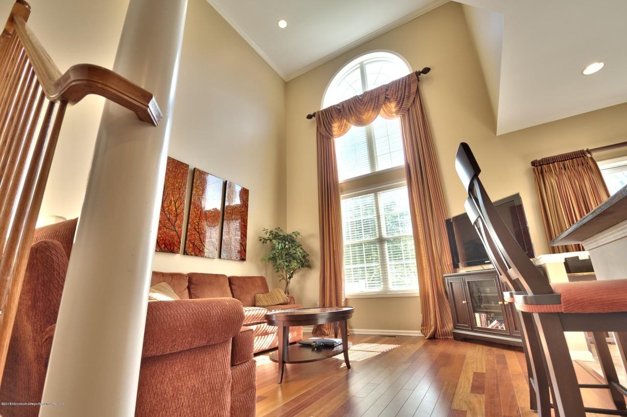 93 Demarest Drive - Photo 7 of 34