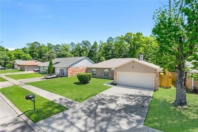 138 Bluefield Drive - Photo 2 of 21