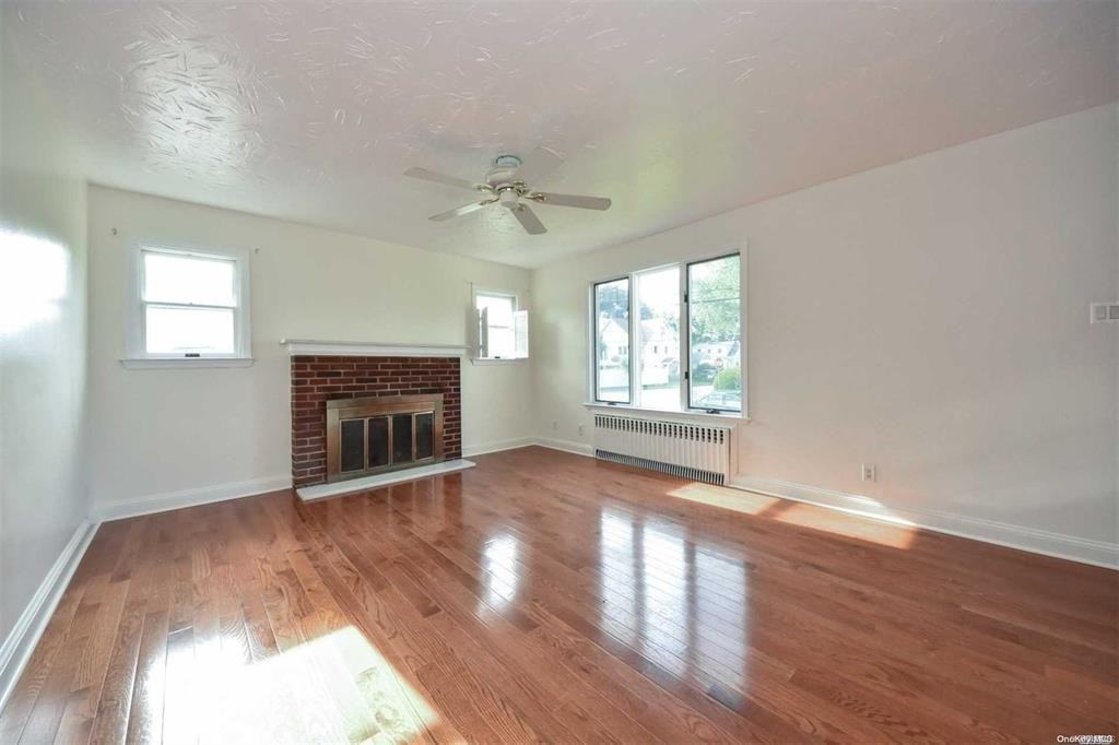 16 Lindbergh Ave - Photo 4 of 13