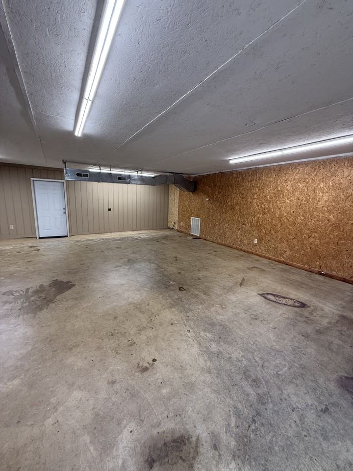 210 Higgins Dr - Photo 7 of 9