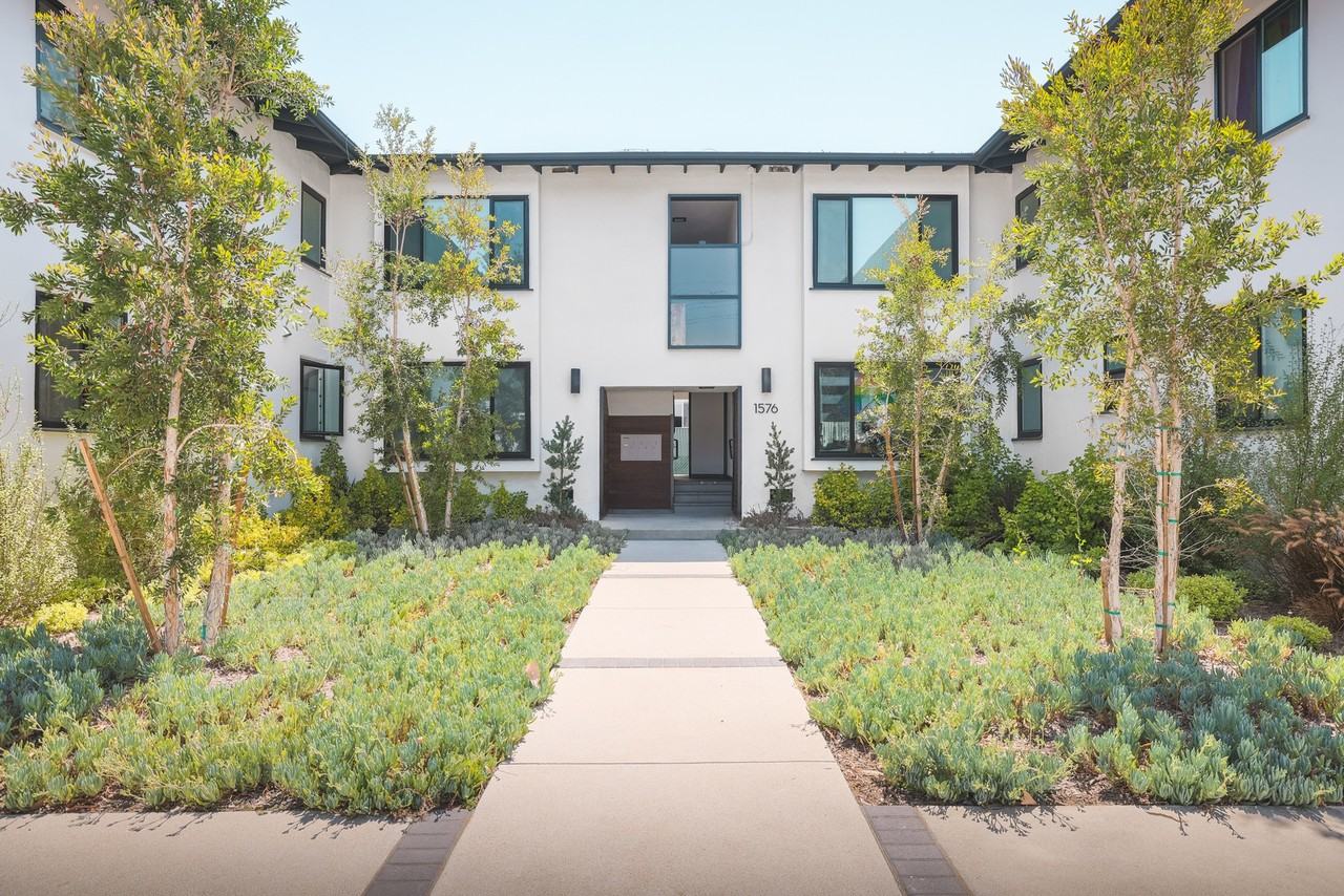 Yosemite Garden Apartments - Photo 6 of 18