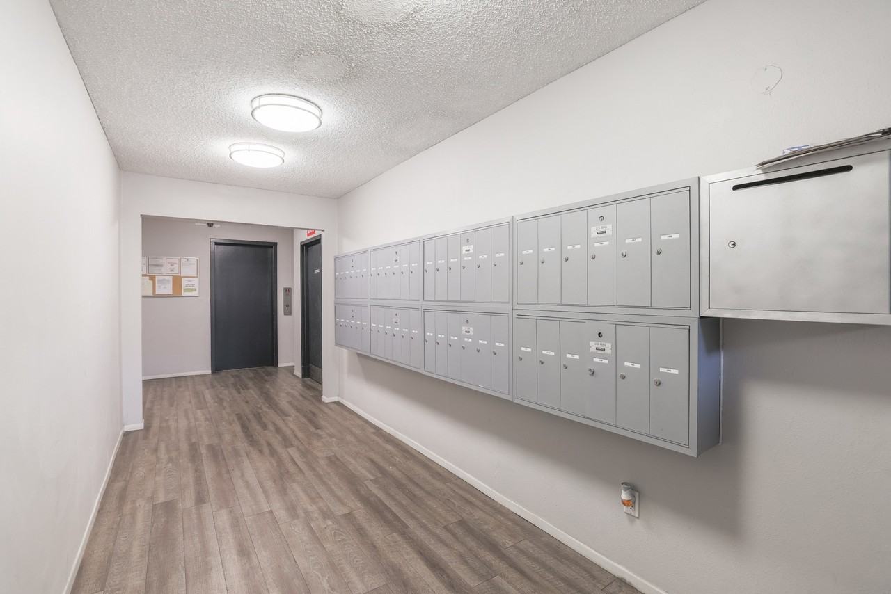 7317 Haskell Avenue - Photo 5 of 16